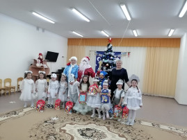 Новогодние утренники Новогодние утренники.